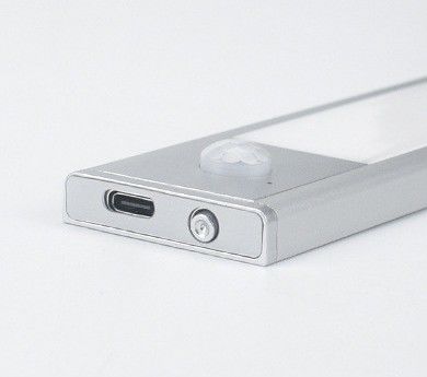 Portable Wardrobe Lamp with Hand Sweep and PIR Induction 82lm/w Luminous Efficiency