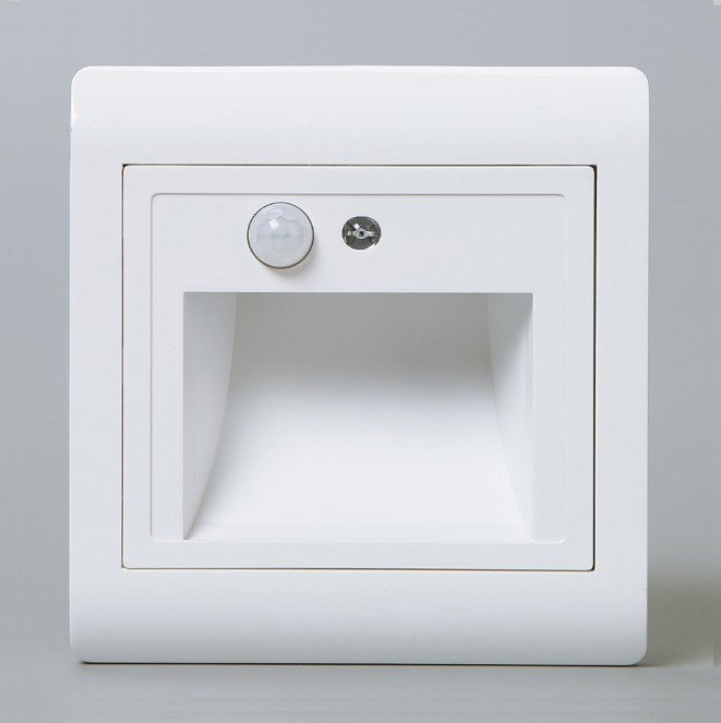 80lm PIR Motion Sensor LED Night Light for Indoor Aluminum Step Ramp Surface Lighting